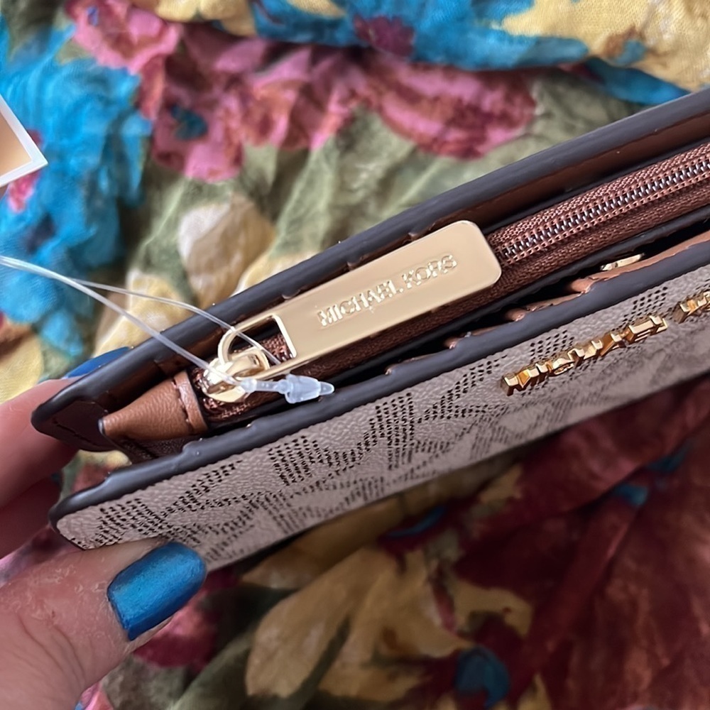 Brand New Michael Kors Vanilla & Luggage Large Top Zip Continental Snap Wallet - Picture 9 of 16